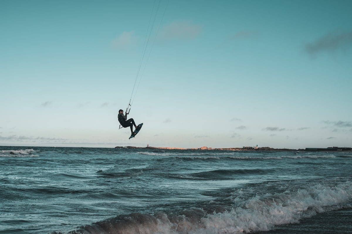 Top des spots de kitesurf à travers le monde pour les amateurs de glisse