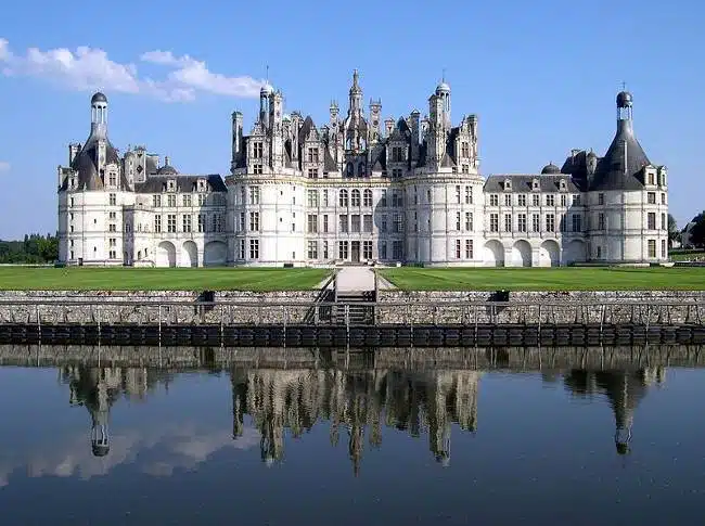 Qui a construit le château de Chambord ?