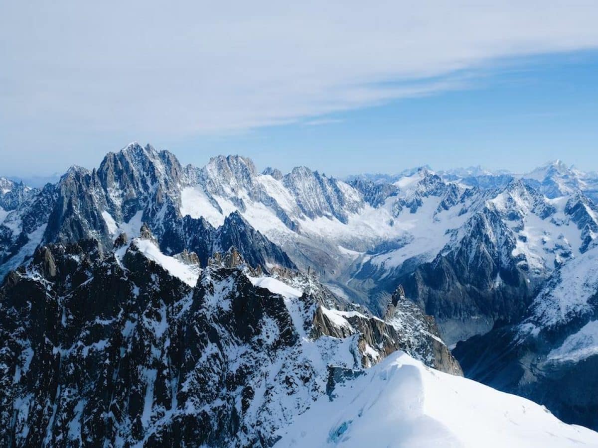 Explorez les sommets enneigés lors d’un baptême en hélicoptère autour du Mont Blanc